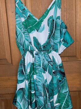 SHEIN Green & White Tropical Leaf V-Neck Romper